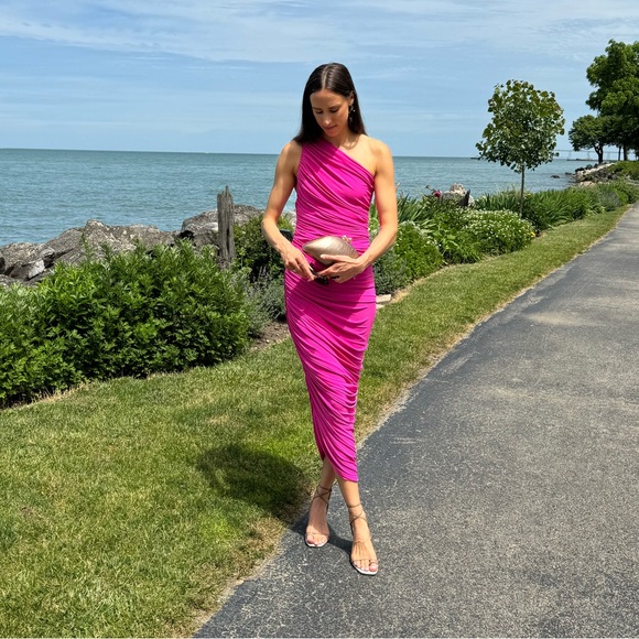 Norma Kamali x Revolve Diana Gown - Picture 2 of 5